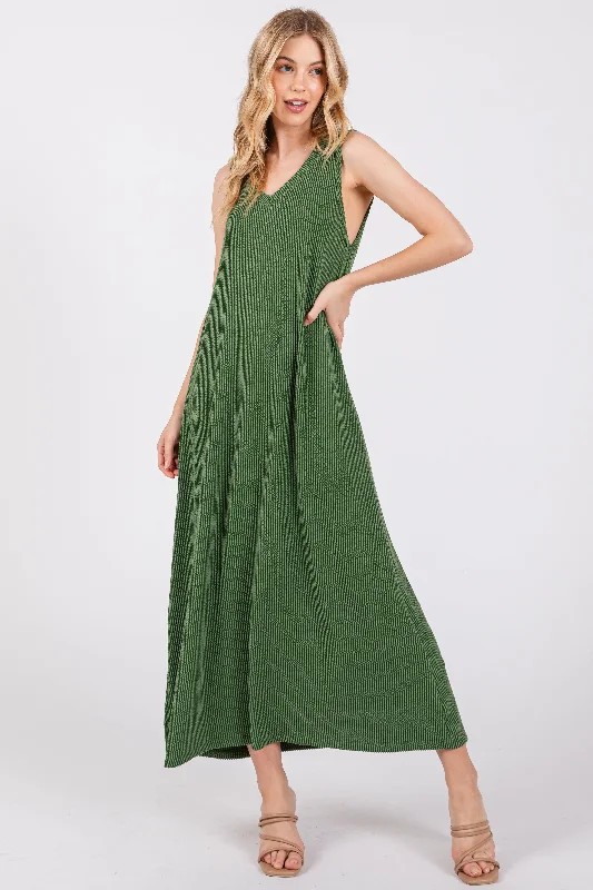 ladies-maxi-dress-everyday-elegance-Green Sleeveless Ribbed Maxi Dress