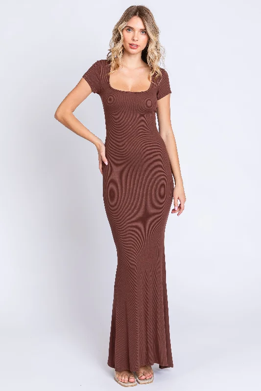 ladies-maxi-dress-viral-vibe-Brown Ribbed Scoop Neck Maxi Dress