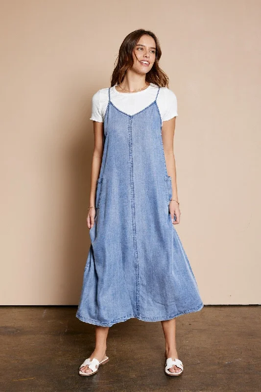 ladies-maxi-dress-orchid-opal-Blue Chambray Pocketed Maxi Dress